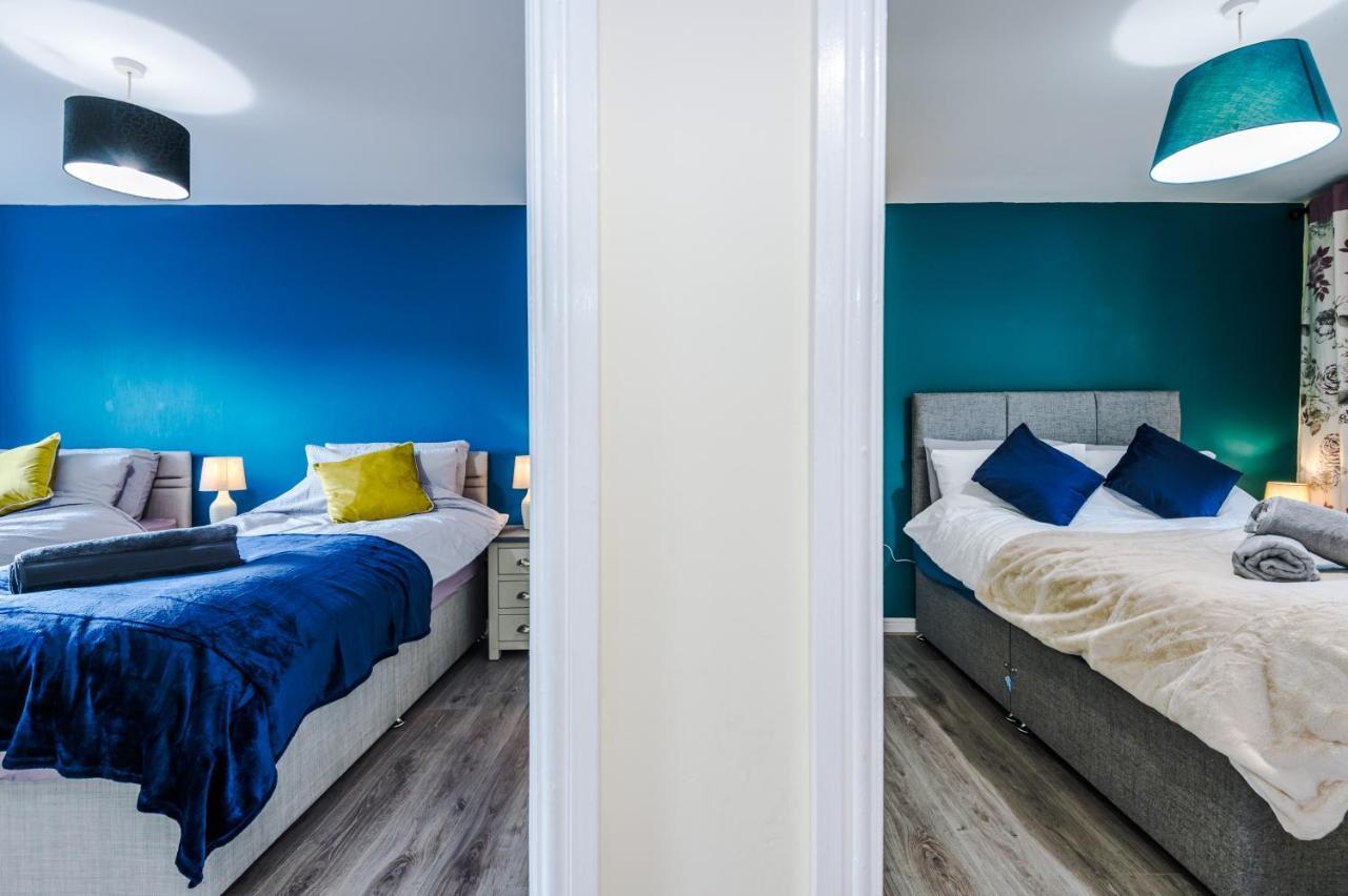 Manchester Comfortable 3 Bedroom House, Free Parking, Wifi & Disneyplus Уорсли Экстерьер фото