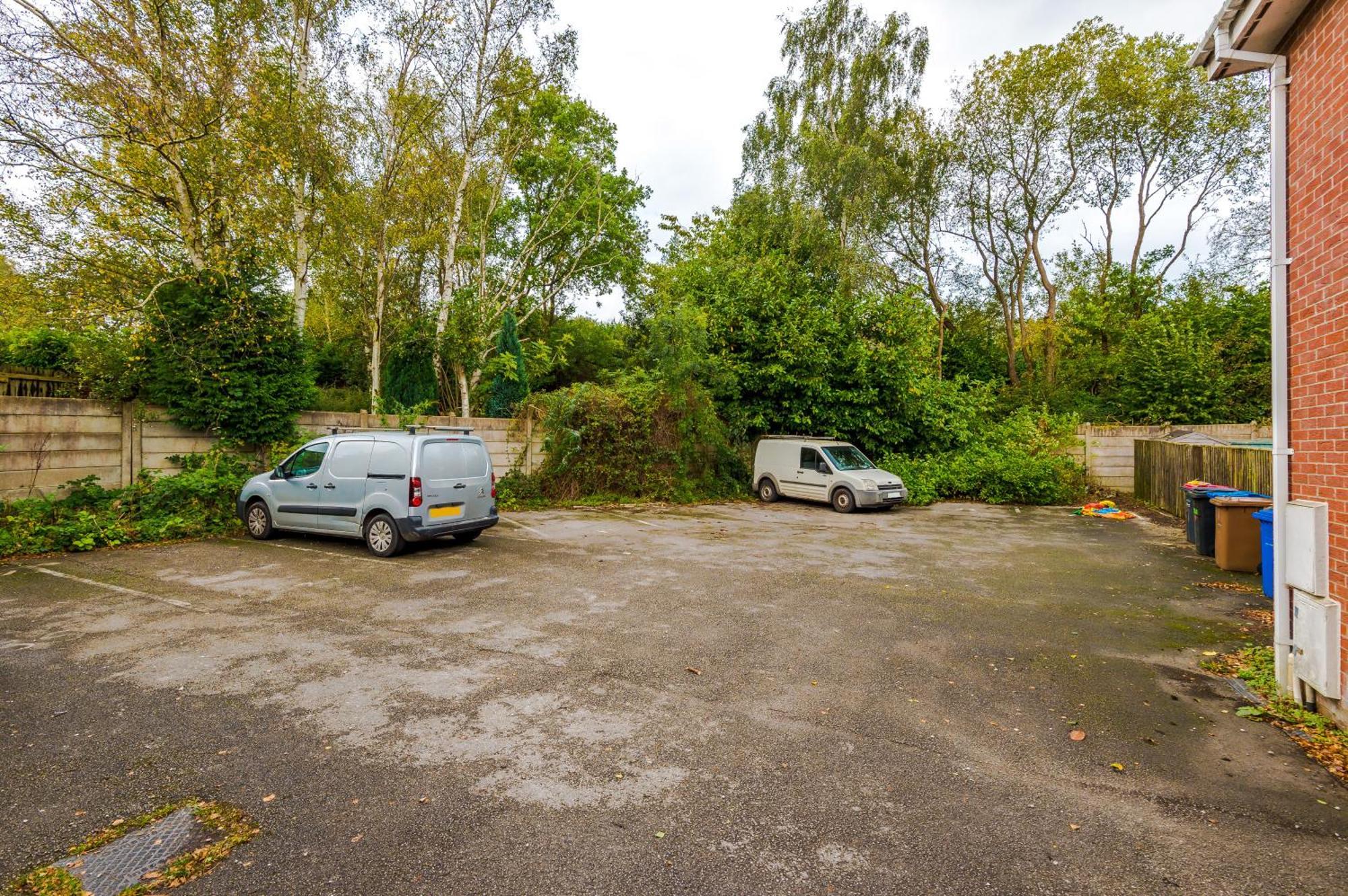 Manchester Comfortable 3 Bedroom House, Free Parking, Wifi & Disneyplus Уорсли Экстерьер фото